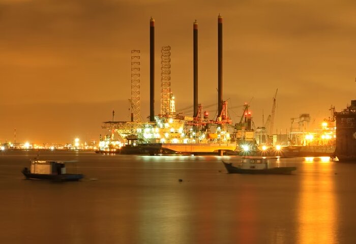 Oil rises to $82 in hopes of demand recovery