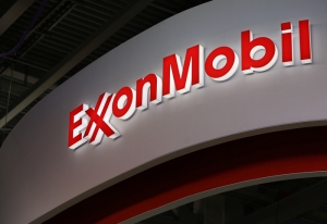 Exxon Mobil, Global Clean Energy Holdings sign agreement for renewable diesel